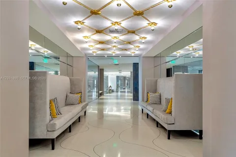 $2,100,000 | 9 Island Avenue, Unit 407, Miami Beach, FL 33139