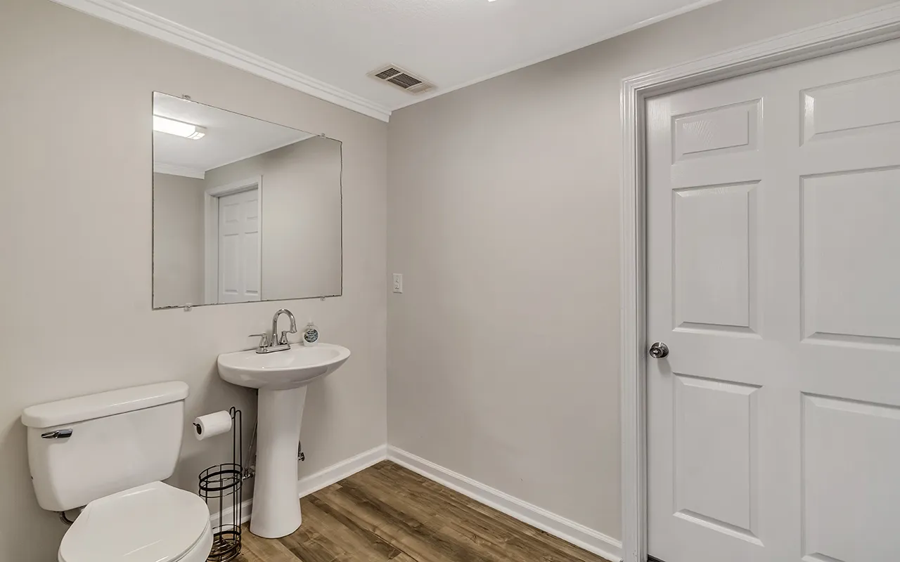 $4,268 | 406 Highway 80, Unit A, Bloomingdale, GA 31302