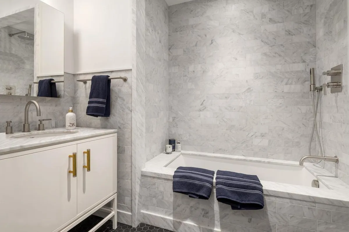 $8,795,000 | 275 West 10th Street, Unit 3B | West Village