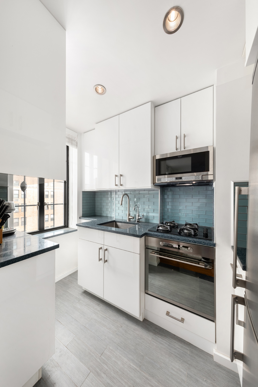201 West 16th Street, Unit 15G Manhattan, NY 10011 - Photo 7 of 16