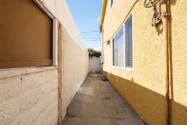 $1,450,000 | 7703 North Hollywood Way, Burbank, CA 91505