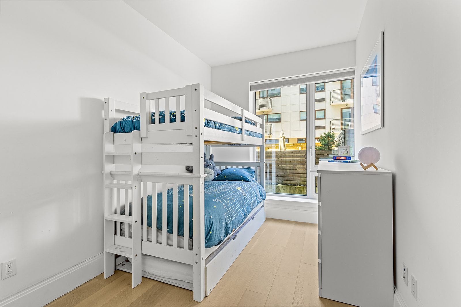 610 Warren Street, Unit GDNB Brooklyn, NY 11217 - Photo 9 of 17 a bed room with a bed and a window