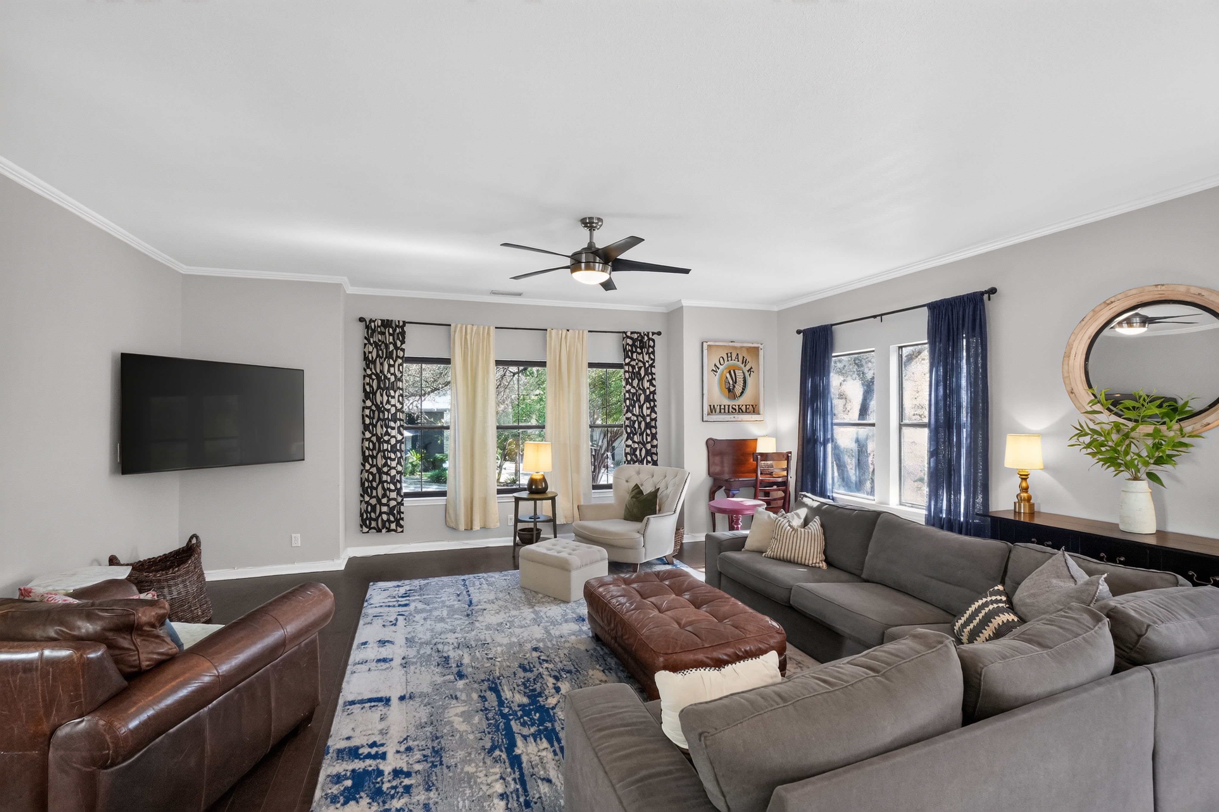 1911 Stoneridge Road Austin, TX 78746 - Photo 5 of 26 Gallery Image 5