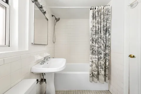 $699,000 | 333 East 43rd Street, Unit 110/111 | Midtown East