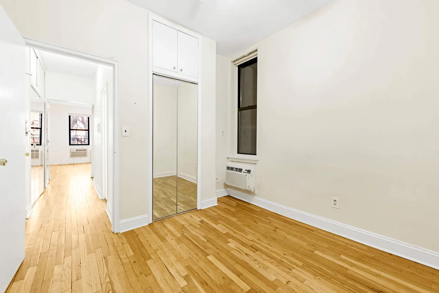 $3,250 | 405 East 82nd Street, Unit 2J | Upper East Side