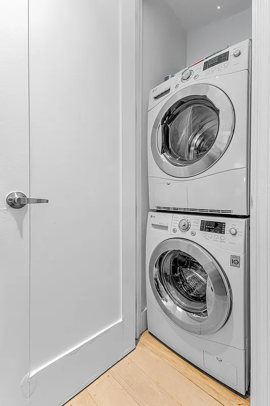 44-15 Purves Street, Unit 6D Queens, NY 11101 - Photo 10 of 12