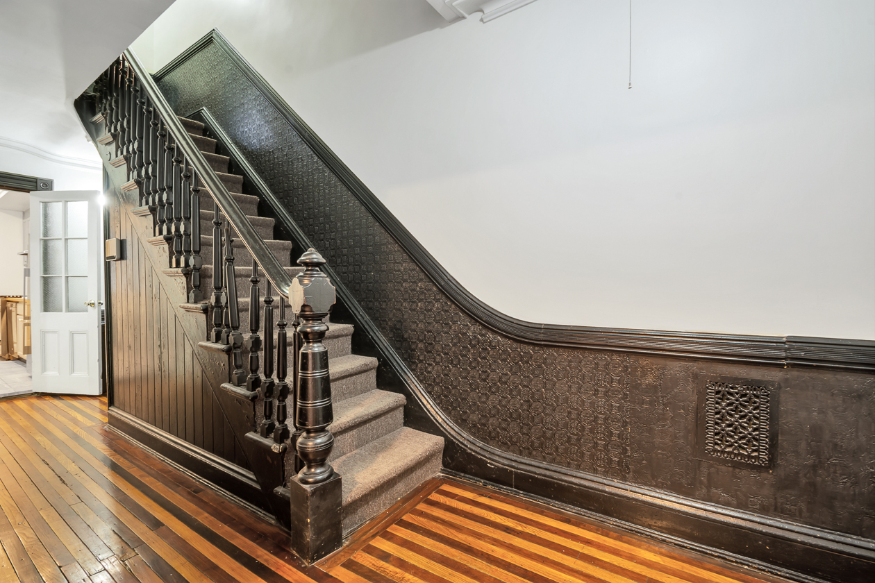 385 Madison Street, Unit 1 Brooklyn, NY 11221 - Photo 12 of 21 a view of entryway