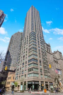 $2,290,000 | 2 Columbus Avenue, Unit 17C | Upper West Side