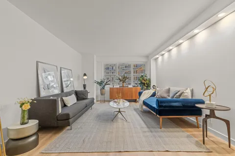 $999,000 | 400 East 54th Street, Unit 8A | Sutton Place