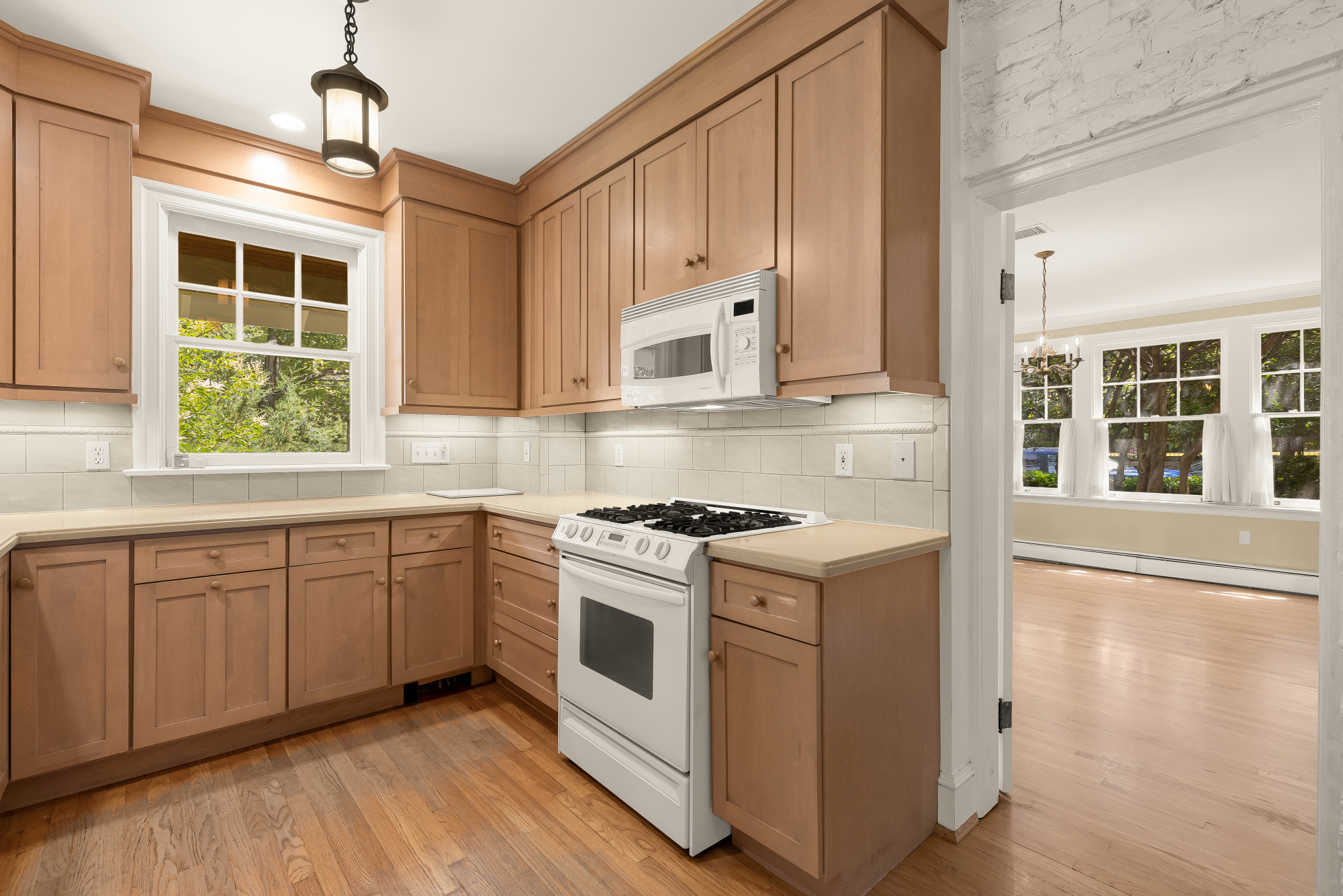 2820 38th Street Northwest Washington, DC 20007 - Photo 11 of 54