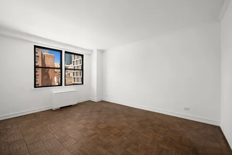 $1,549,000 | 201 East 21st Street, Unit 8S | Gramercy