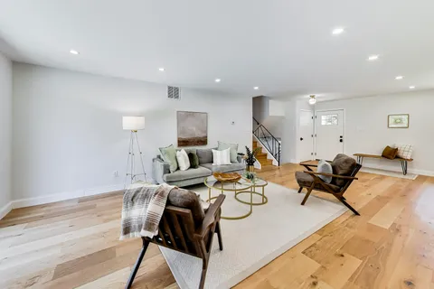 $1,095,000 | 11832 Enid Drive, Potomac, MD 20854