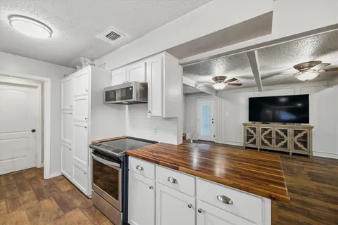 $375,000 | 409 East Scotland Drive, Irving, TX 75062