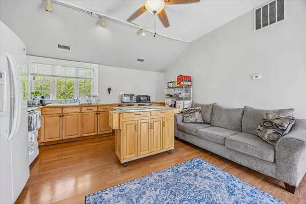 $1,425,000 | 917 Dekalb Pike, Ambler, PA 19002