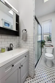 $220,000 | 2199 Holland Avenue, Unit 5P | Pelham Parkway