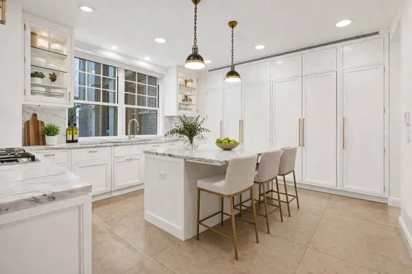 $25,000 | 150 East 72nd Street, Unit 4S | Lenox Hill