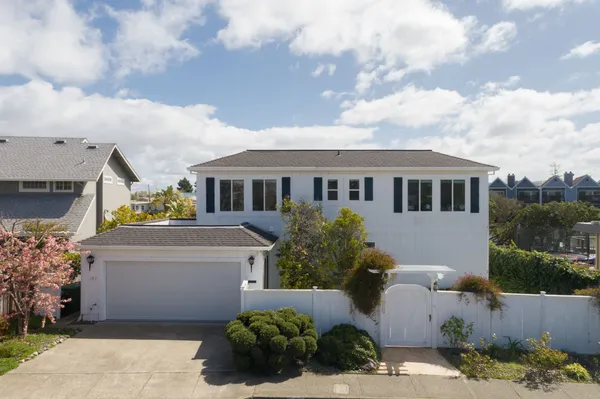 $2,600,000 | 182 Riviera Circle, Larkspur, CA 94939