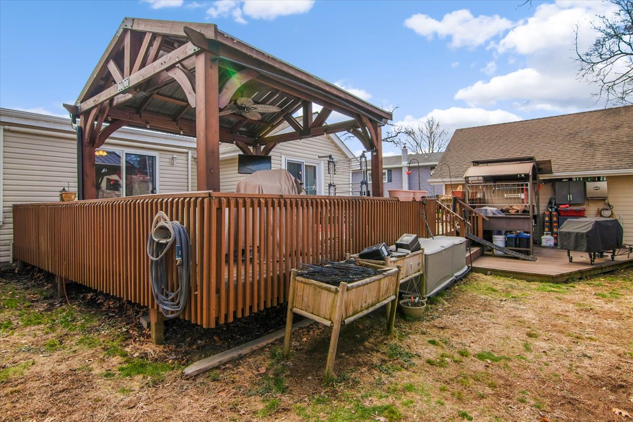 107 Kingston Road Parsippany, NJ 07054 - Photo 28 of 43 a view of a house with backyard and sitting area