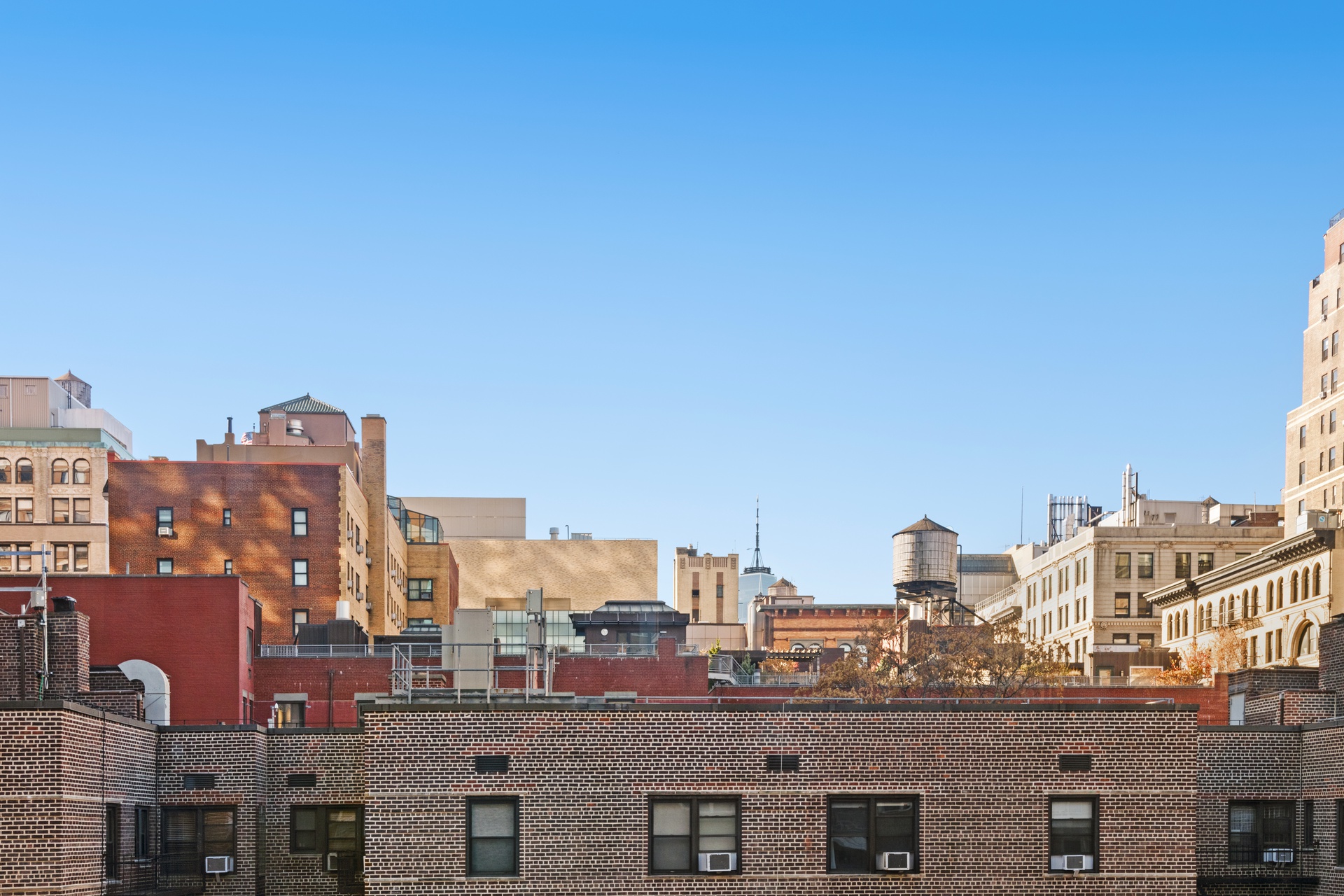 40 East 9th Street, Unit 6M Manhattan, NY 10003 - Photo 14 of 22 a view of city with tall buildings