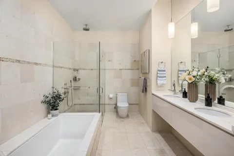 $2,990,000 | 175 East Broadway, Unit 7A | Two Bridges