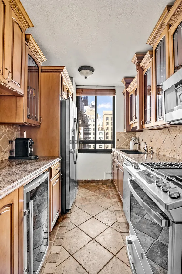 $7,500 | 171 East 84th Street, Unit 11D | Upper East Side