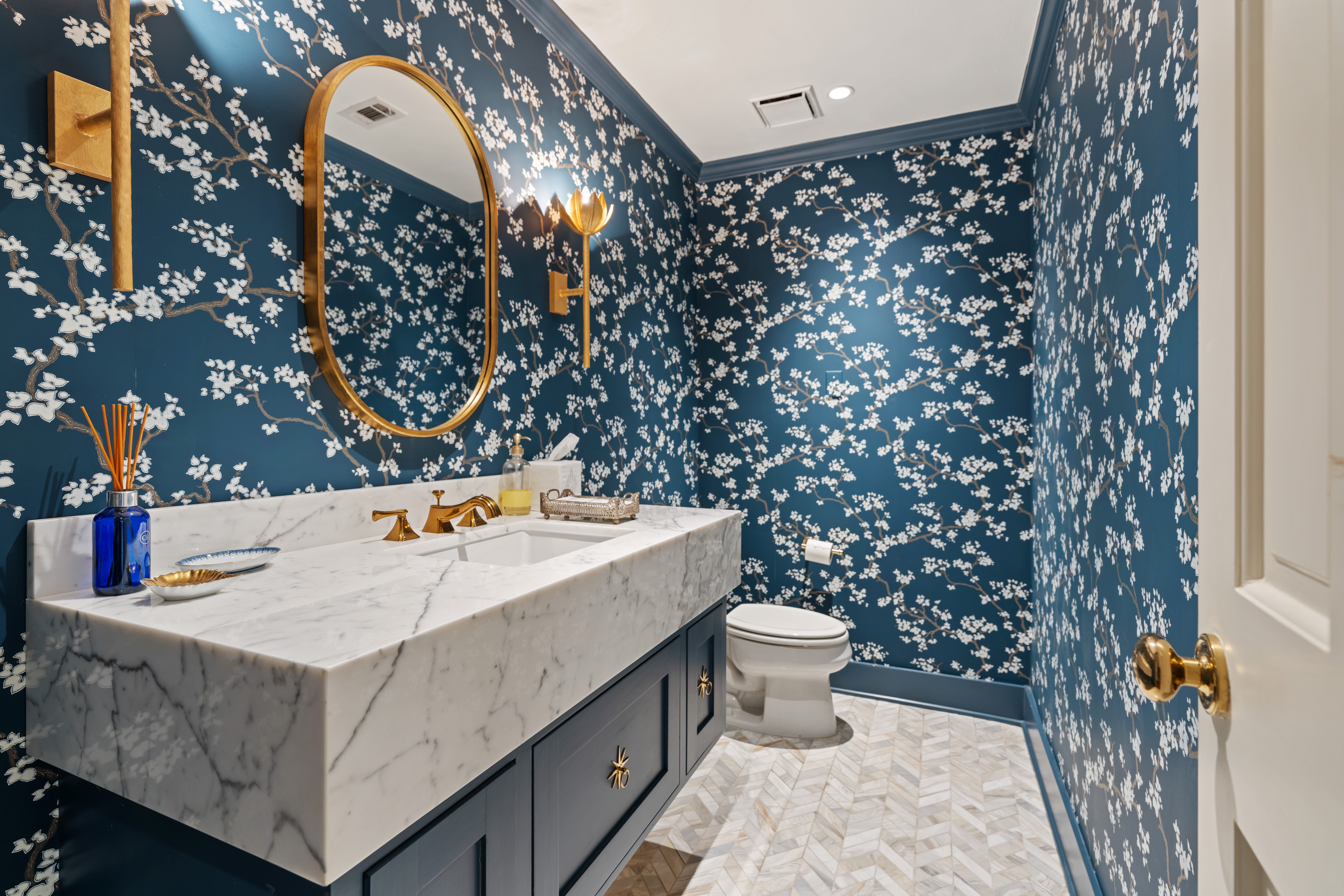 711 Pifer Road Houston, TX 77024 - Photo 23 of 53 a utility room with a table and chairs