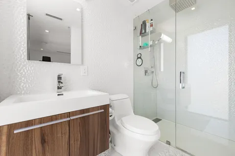 $4,950,000 | 3770 Kumquat Avenue, Miami, FL 33133