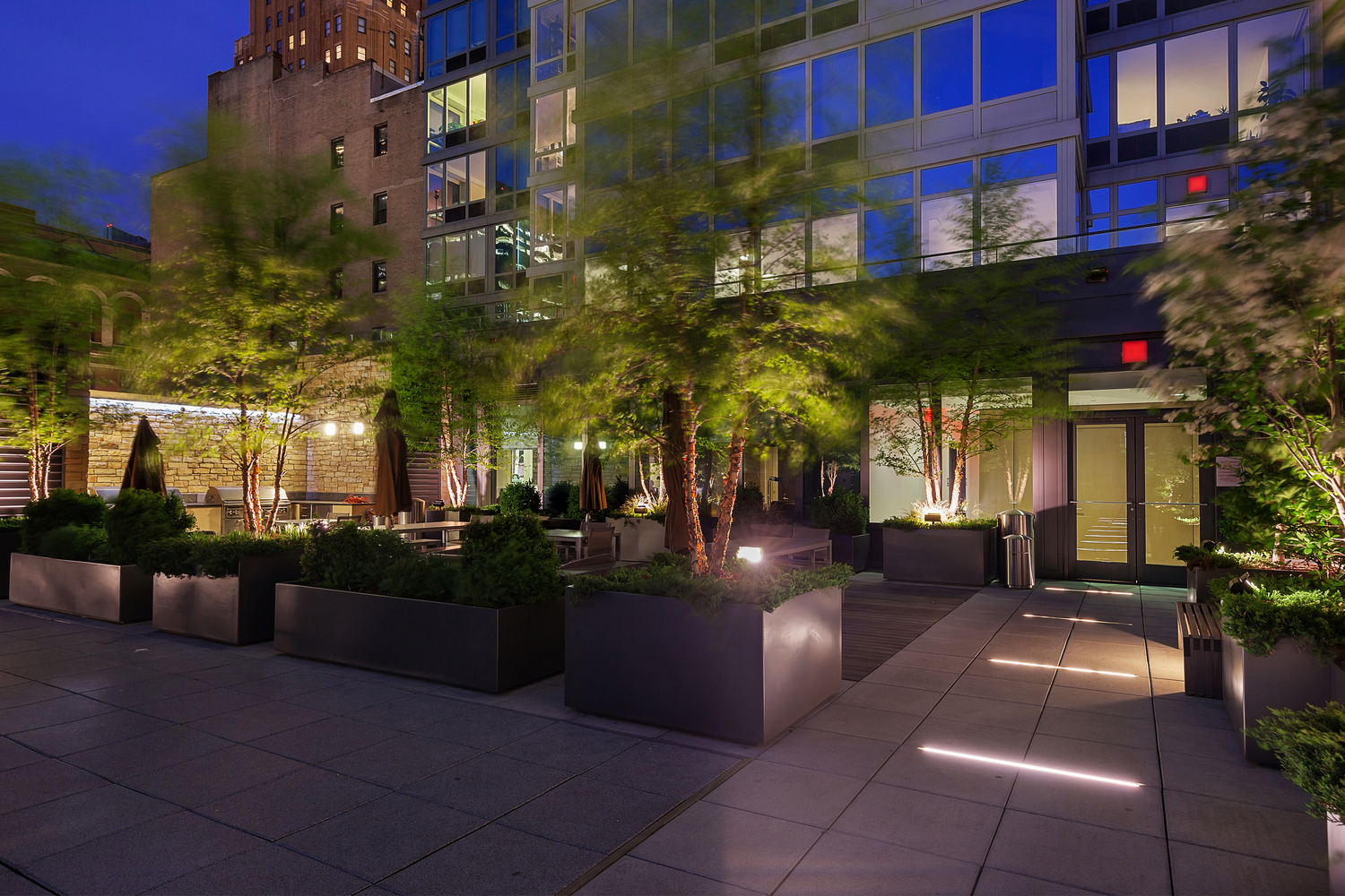 388 Bridge Street, Unit PH50D Brooklyn, NY 11201 - Photo 24 of 29 a view of a building with sitting area