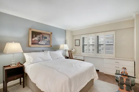 $1,095,000 | 520 East 76th Street, Unit PHD | Lenox Hill