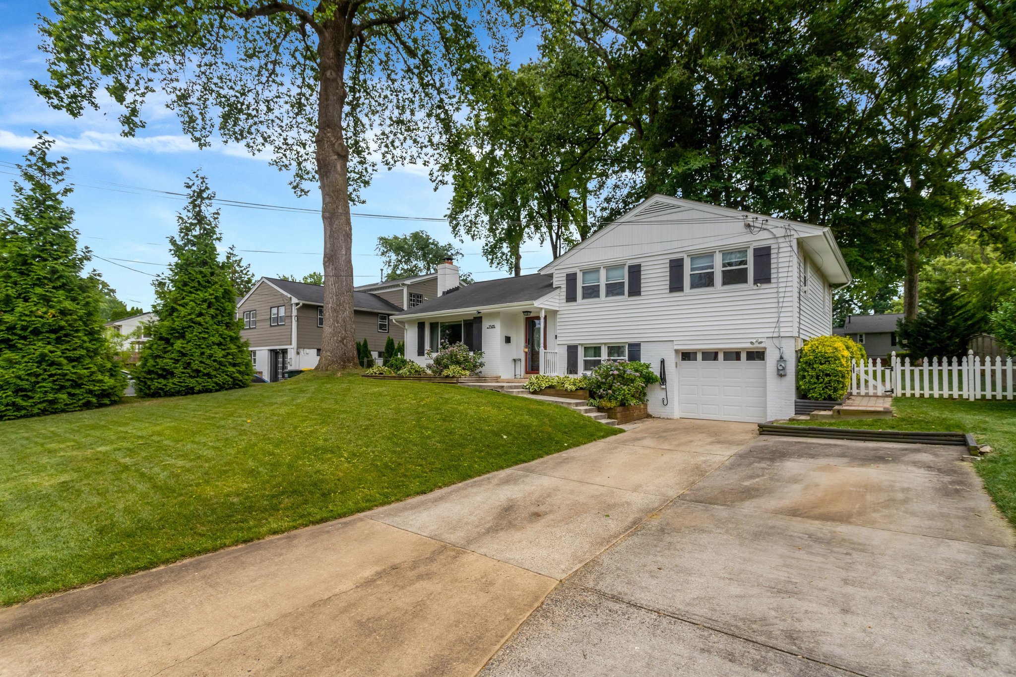 7505 Hogarth Street Springfield, VA 22151 - Photo 2 of 54