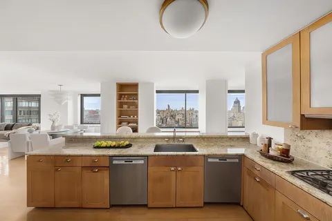 $11,800,000 | 111 West 67th Street, Unit 28DEF | Upper West Side