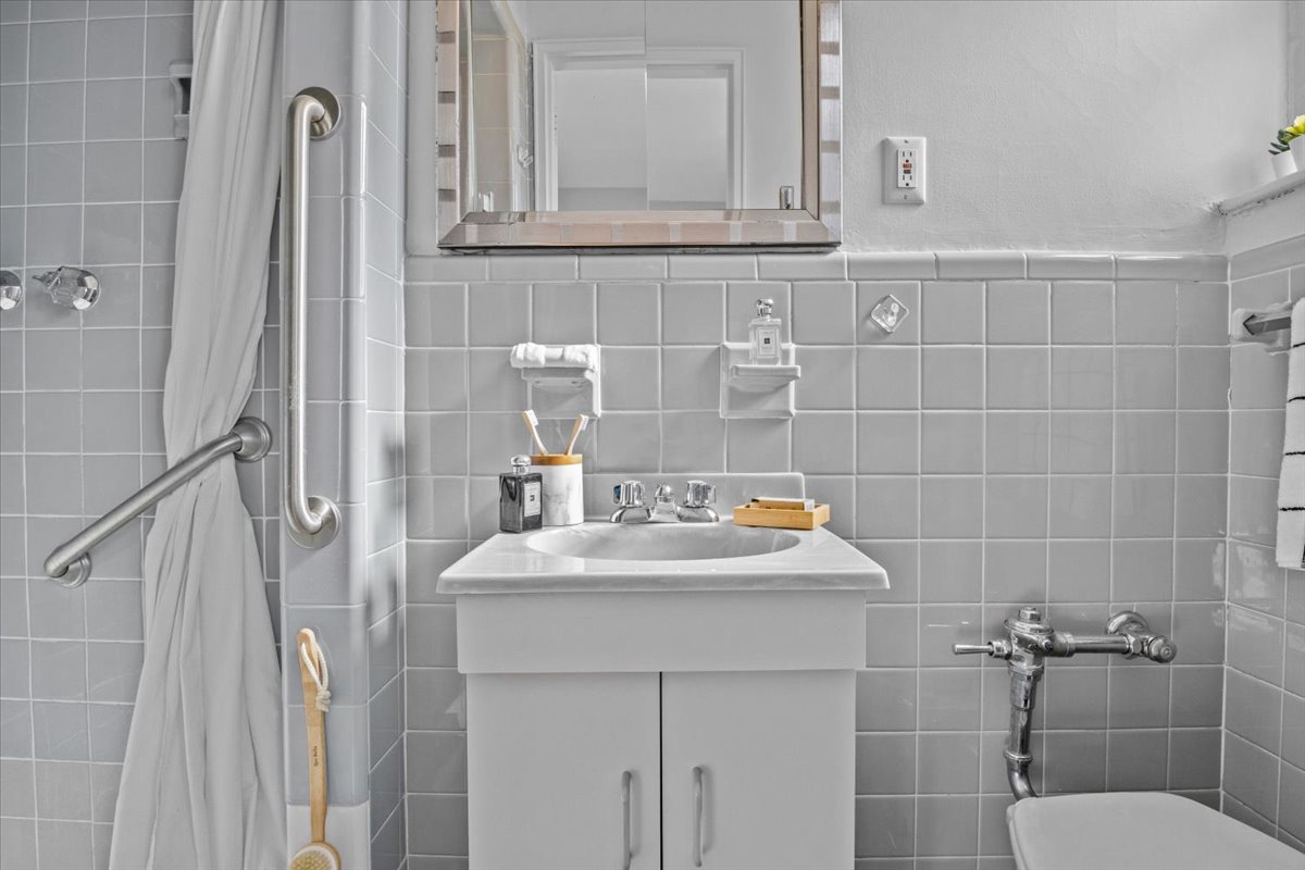 9511 Shore Road, Unit 604 Brooklyn, NY 11209 - Photo 24 of 29 Gallery Image 24