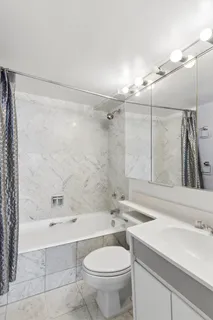 $699,000 | 200 Rector Place, Unit 37N | Battery Park City