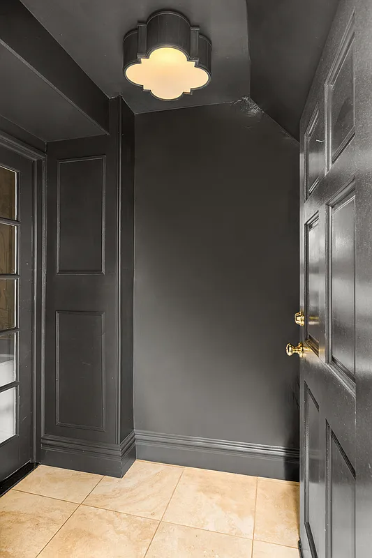 177 East 70th Street Manhattan, NY 10021 - Photo 11 of 14 a view of entryway