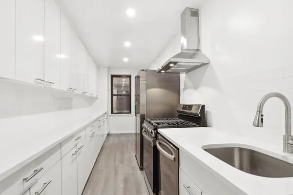 $3,400 | 445 West 240th Street, Unit 3A | Fieldston