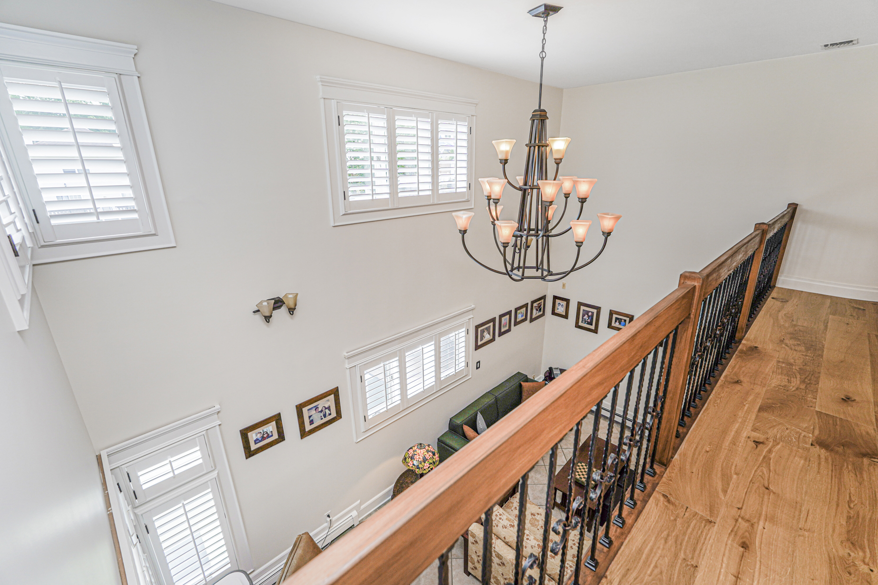 165 Swaim Avenue Staten Island, NY 10312 - Photo 19 of 45 a dining room with wooden floor and windows