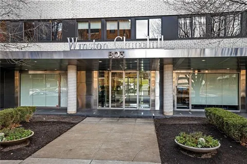 $235,000 | 803 West 48th Street, Unit 605, Kansas City, MO 64112