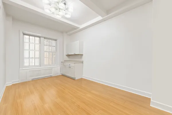 $799,000 | 162 East 80th Street, Unit 1B | Upper East Side