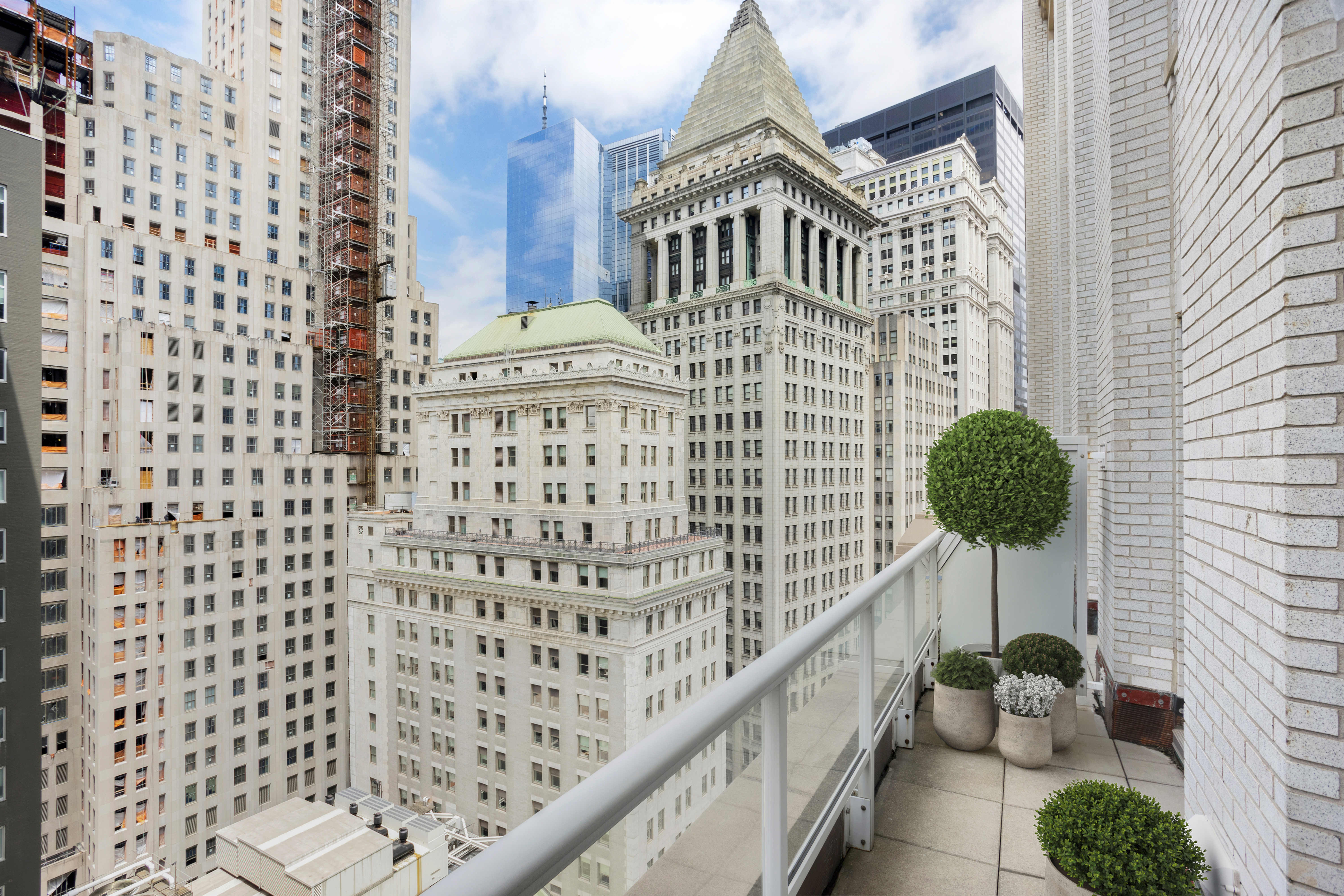 a view of entryway with a potted plant