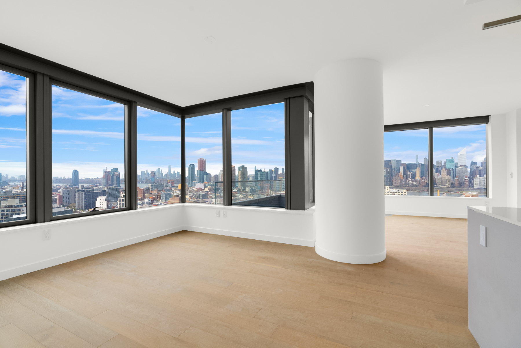 3 Court Square, Unit 2911 Queens, NY 11101 - Photo 10 of 22 a view of an empty room with a window