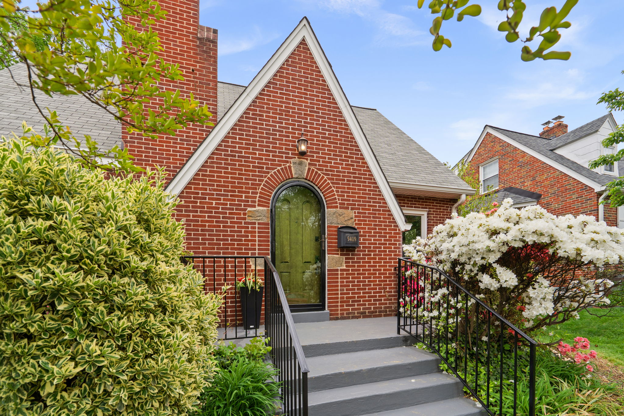 9409 Garwood Street Silver Spring, MD 20901 - Photo 4 of 50