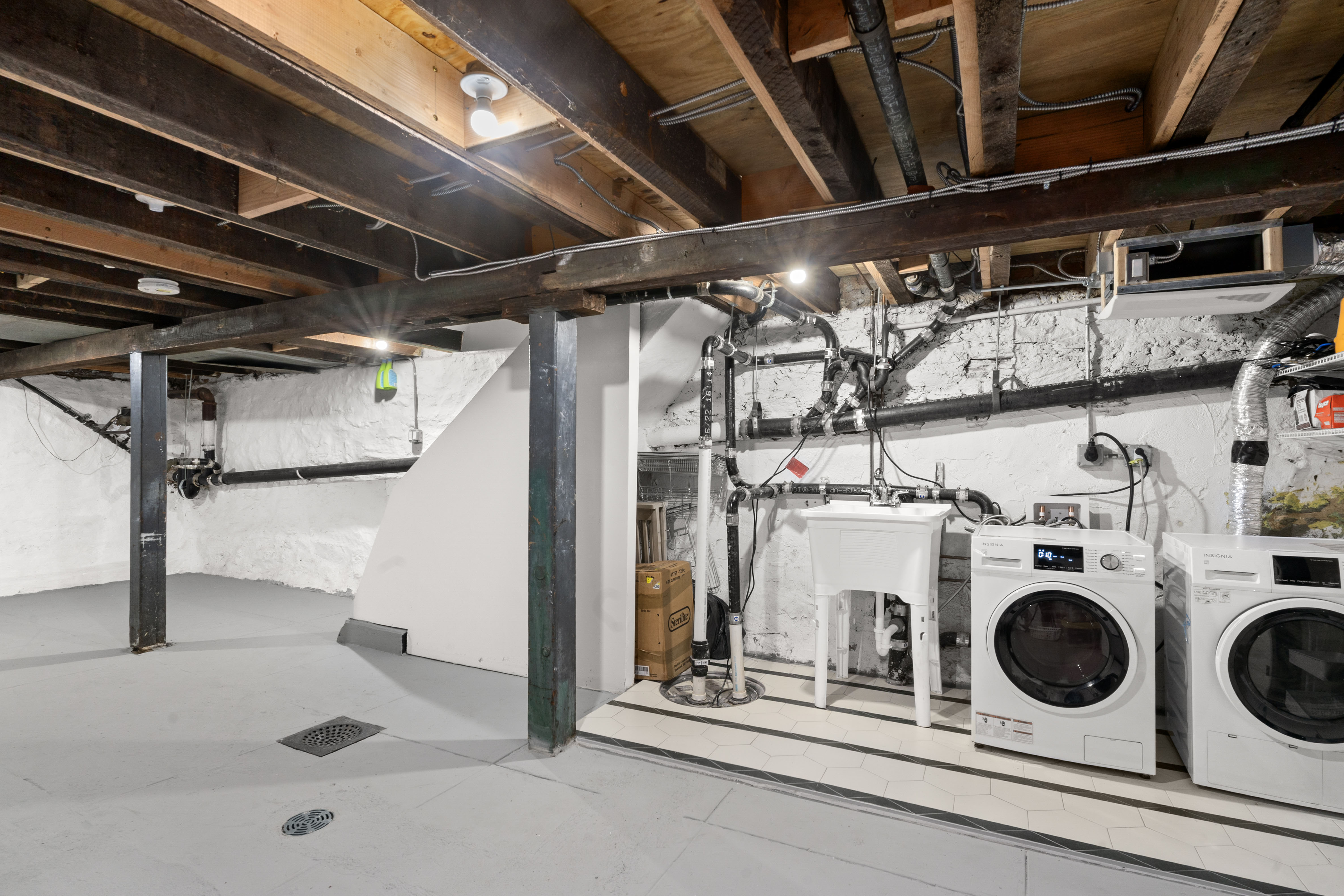 11 A Radde Place, Unit 2 Brooklyn, NY 11233 - Photo 6 of 6 Gallery Image 6