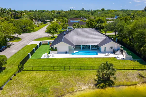 $2,925,000 | 9201 Southwest 102nd Street, Miami, FL 33176