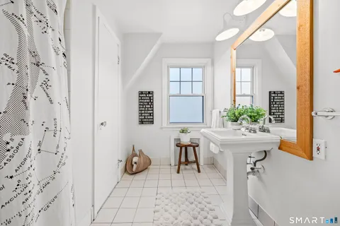 $1,599,000 | 164 Wakeman Road, Fairfield, CT 06824