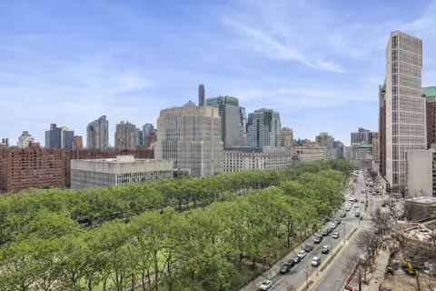 $700,000 | 75 Henry Street, Unit 9G | Brooklyn Heights