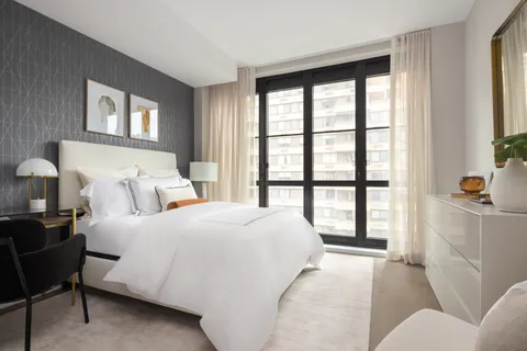 $3,440,000 | 250 West 96th Street, Unit 16E | Upper West Side