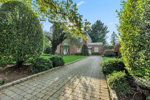 $2,500,000 | 142 Bertha Place | Grymes Hill