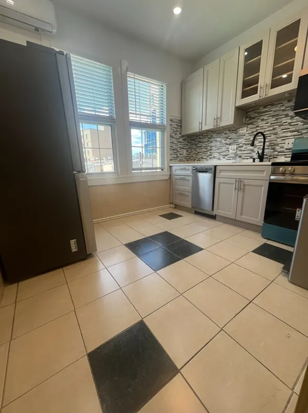 $4,495 | 23-50 38th Street, Unit F2 | Astoria