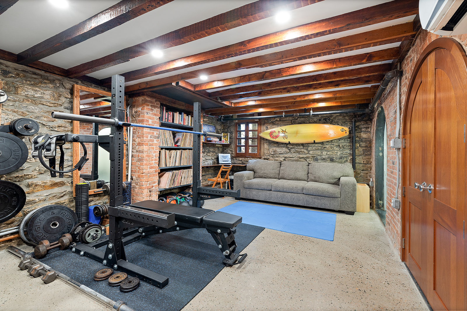 445 Greene Avenue, Unit 1 Brooklyn, NY 11216 - Photo 5 of 12 a livingroom with workspace and a couch