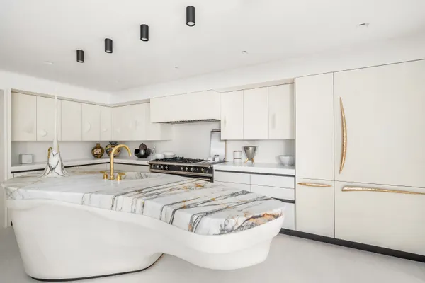 $49,995,000 | 18 East 80th Street | Upper East Side